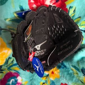 Mizuno Black Youth Baseball Mitt - Left handed